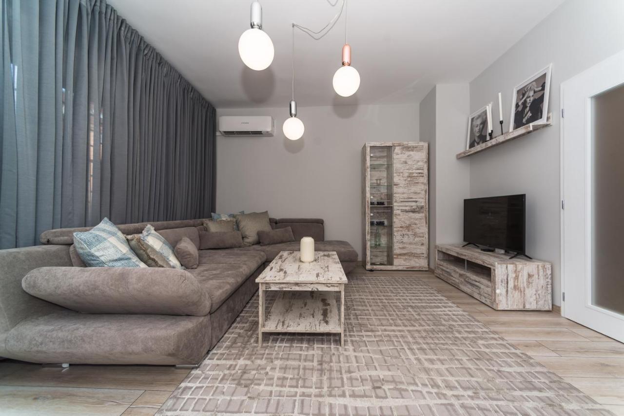 Fashionable 1Bd Flat In The Centre Of Plovdiv Apartment Ngoại thất bức ảnh